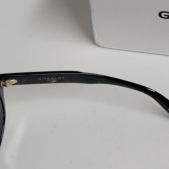 Givenchy GV 7074/S Sunglasses. main image 5